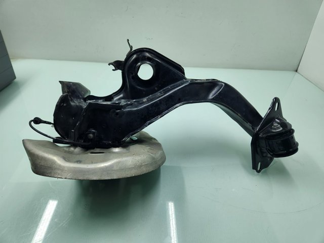 Braço oscilante (tração) longitudinal inferior direito de suspensão traseira 8842880 BMW