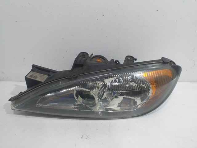 Luz esquerda 89005899 NISSAN