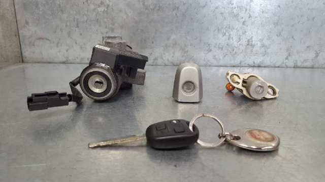 Trinco de fecho de ignição 8907305071 TOYOTA