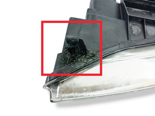 Luz direita 89300389 VAG