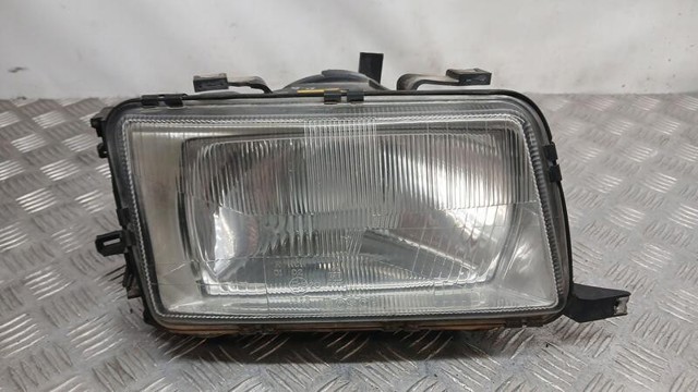 Luz esquerda 893941004R VAG