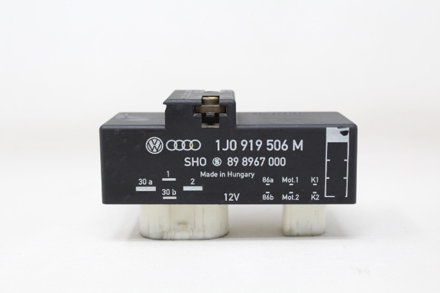 Regulador de revoluções de ventilador de esfriamento (unidade de controlo) 898967000 VAG
