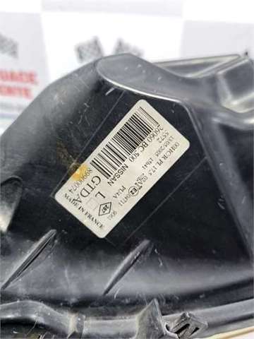 Luz esquerda 89900074 NISSAN