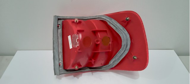 Lanterna traseira esquerda externa 8A0945217B VAG