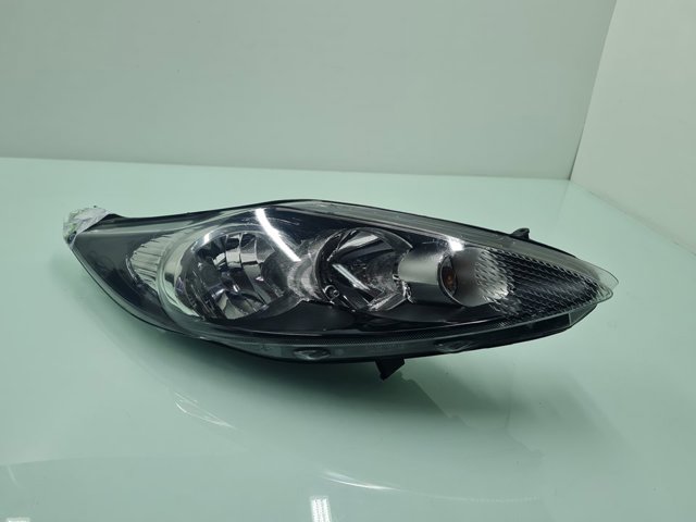 Luz direita 8A6113W029AH FORD