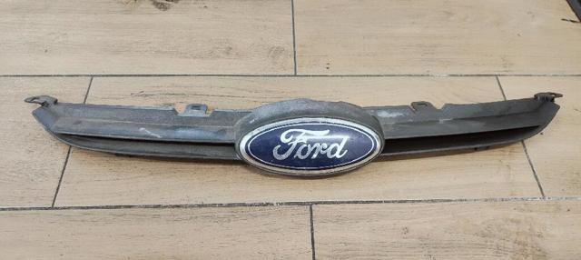 Grelha do radiador para Ford Fiesta CB1
