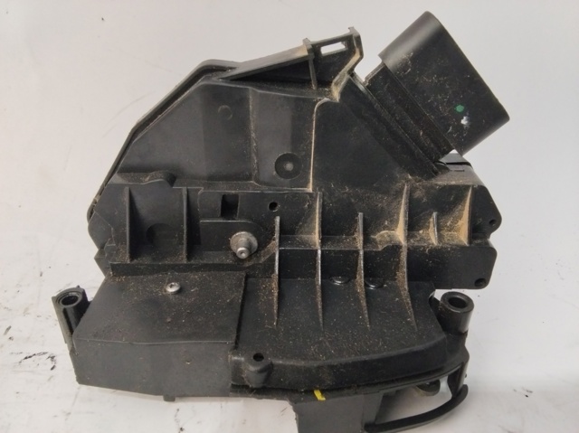 Fecho da porta traseira direita 8A6AA26412AF FORD