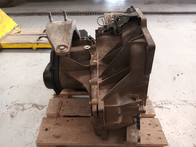 Caixa de Mudança montada (caixa mecânica de velocidades) 8A6R7002FA FORD