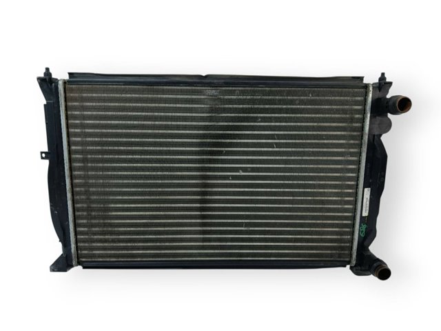 Radiador de esfriamento de motor 8D0121251AT VAG