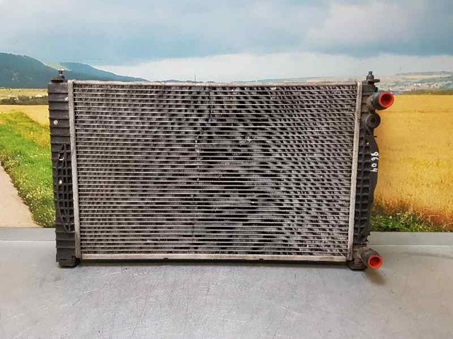 Radiador de esfriamento de motor 8D0121251BA VAG