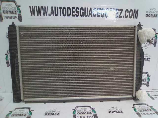Radiador de esfriamento de motor 8D0121251E VAG