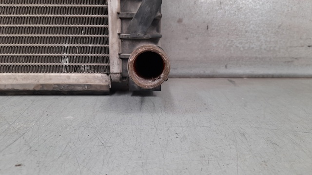 Radiador de esfriamento de motor 8D0121251E VAG