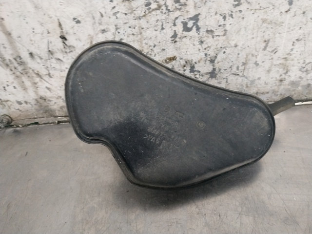 Tanque do sistema de vácuo de motor (amortecedor) 8D0131541B VAG