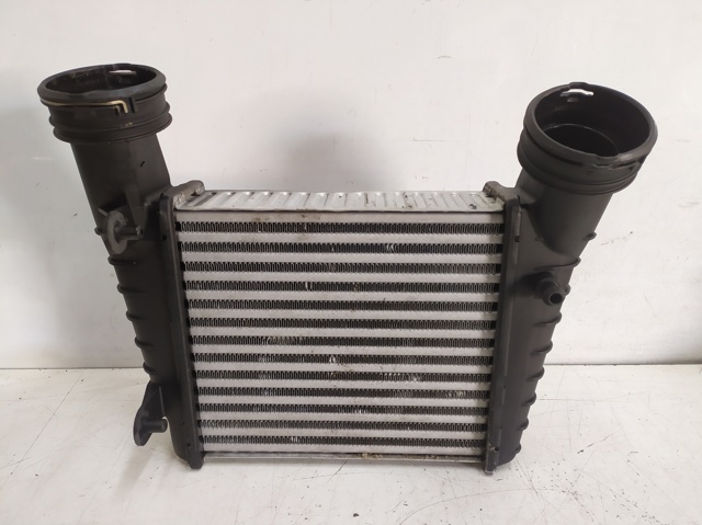 Radiador de intercooler 8D0145805 VAG