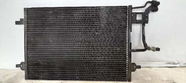 Radiador de aparelho de ar condicionado 8D0260403G VAG