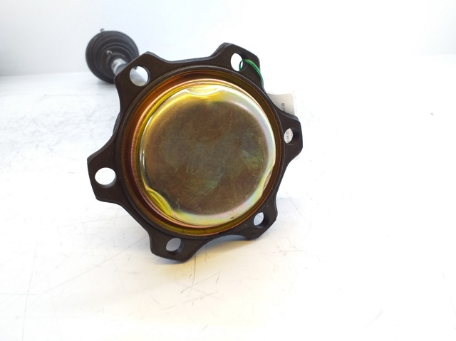 Semieixo (acionador) dianteiro direito 8D0407272AN VAG