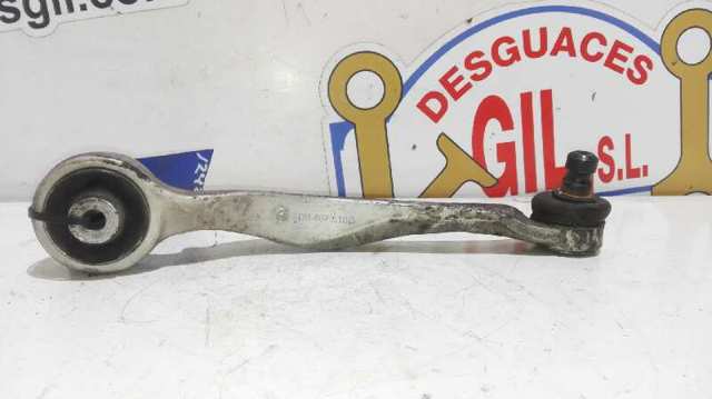 Braço oscilante superior direito de suspensão dianteira 8D0407510 VAG