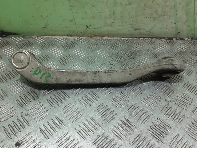 Bloco silencioso dianteiro do braço oscilante superior 8D0407515B VAG