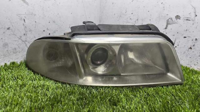 Luz direita 8D0941004AK VAG