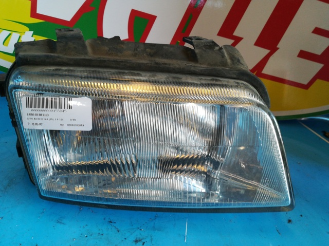 Luz direita 8D0941030AK VAG