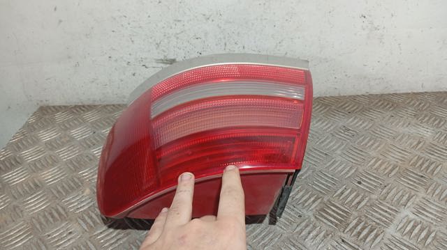 Lanterna traseira direita 8D0945096 VAG