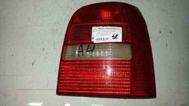 Lanterna traseira direita 8D0945112D VAG