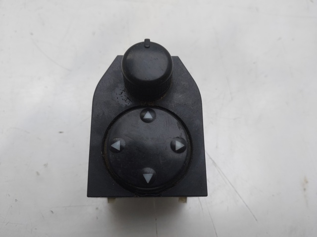 8D0959565 VAG