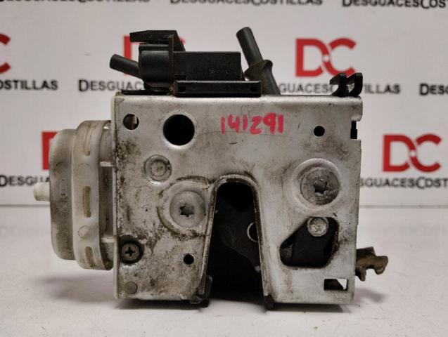 Fecho da porta dianteira direita 8D1837016A VAG