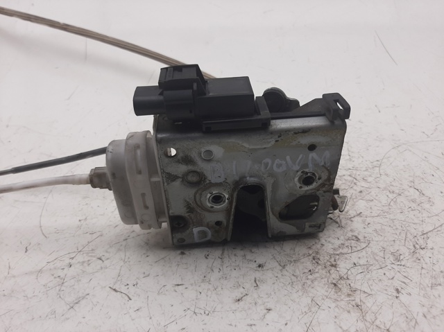 Fecho da porta dianteira direita 8D1837016A VAG