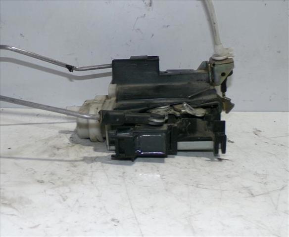 Fecho da porta dianteira direita 8D1837016E VAG