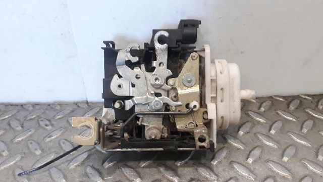 8D1837016F VAG