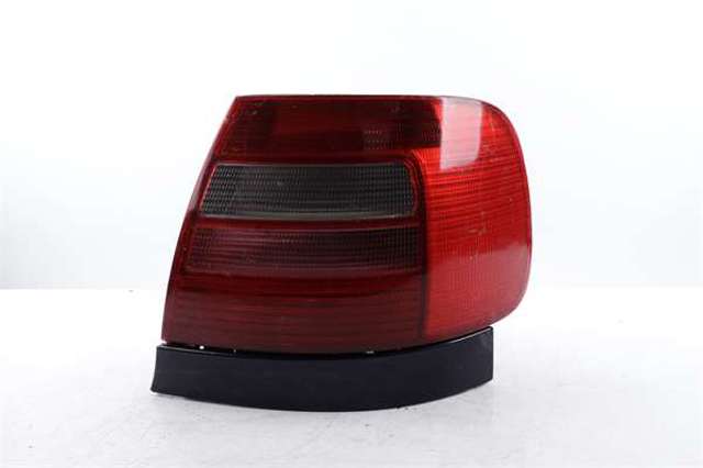 Lanterna traseira direita 8D9945096 VAG