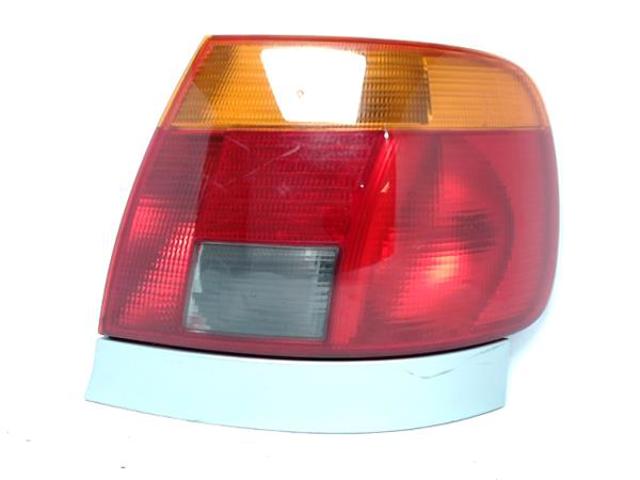 Lanterna traseira direita 8D9945112 VAG
