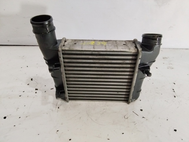 Radiador de intercooler 8E0145805S VAG