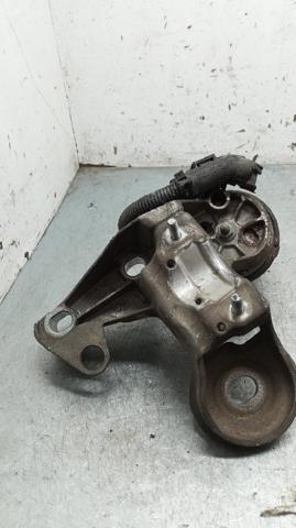 Consola de coxim (apoio) direita de motor 8E0199352 VAG