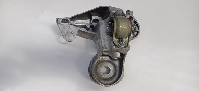 Consola de coxim (apoio) direita de motor 8E0199352D VAG