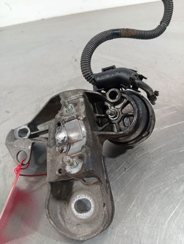 Consola de coxim (apoio) direita de motor 8E0199352F VAG