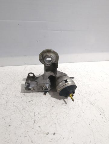 Consola de coxim (apoio) direita de motor 8E0199352F VAG
