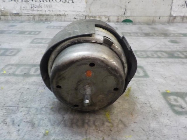 Coxim (suporte) direito de motor 8E0199382AH VAG