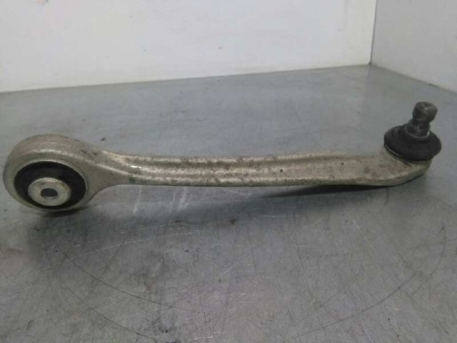 Braço oscilante superior direito de suspensão dianteira 8E0407506P VAG