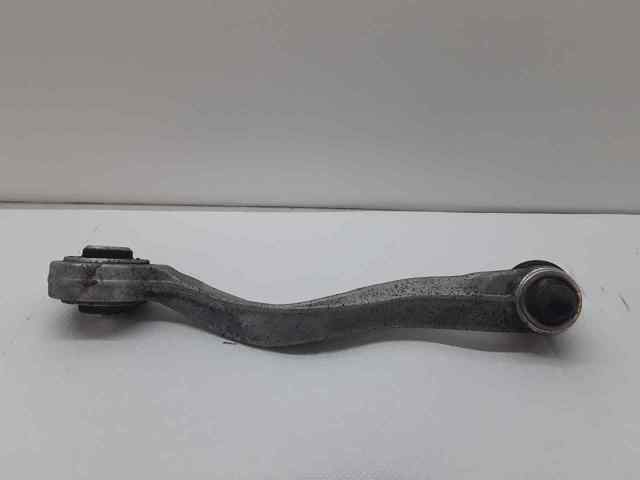Braço oscilante superior direito de suspensão dianteira 8E0407510P VAG