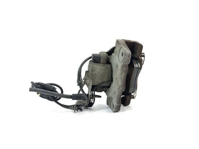 Suporte do freio dianteiro direito 8E0615124 VAG