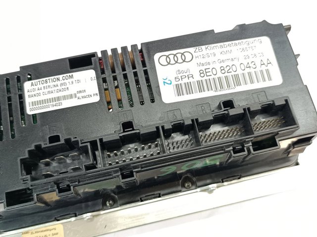 Unidade de controlo dos modos de aquecimento/condicionamento 8E0820043AA VAG