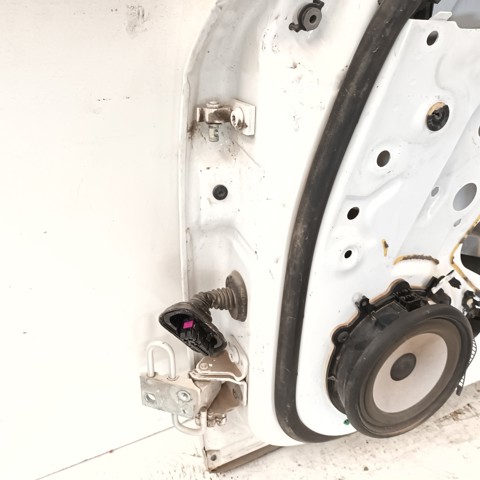 Porta dianteira direita 8E0831052L VAG