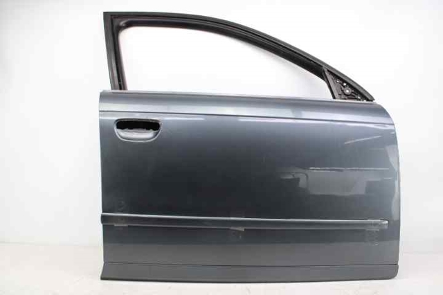 Porta dianteira direita 8E0831052L VAG