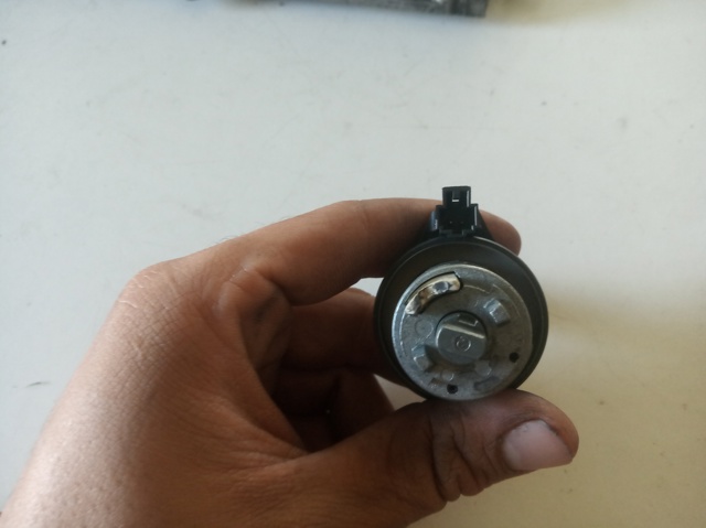 Trinco de fecho de ignição 8E0905855A VAG