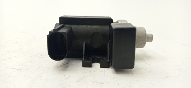 Válvula solenoide de regulação de comporta EGR 8E0906627B VAG