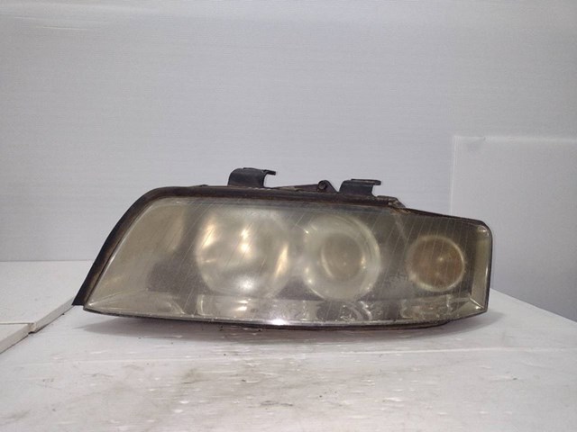 Luz esquerda 8E0941003AQ VAG