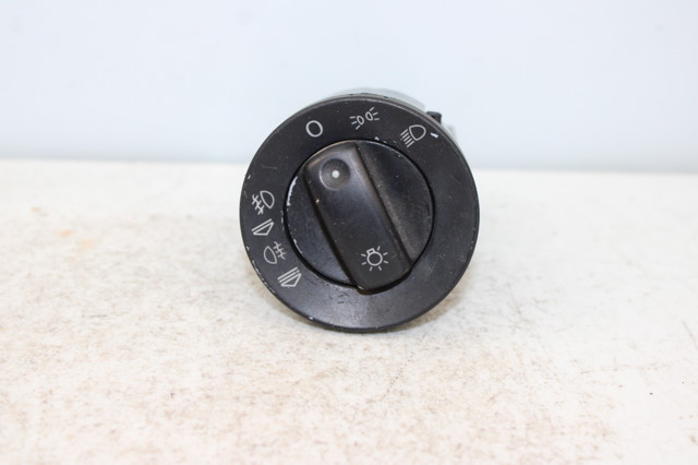 8E0941531C VAG