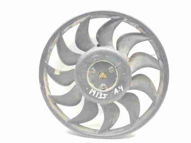 Ventilador (roda de aletas) do radiador de esfriamento direito 8E0959455N VAG